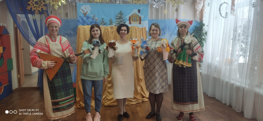 КОЛЯДА!КОЛЯДА!ОТВОРЯЙ ВОРОТА! КОЛЯДА!КОЛЯДА!ОТВОРЯЙ ВОРОТА!.